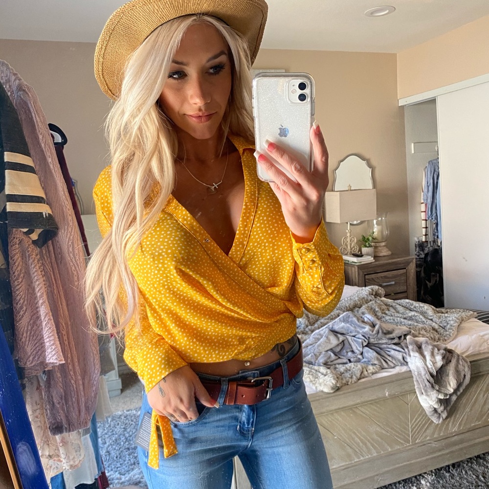 Yellow dot tie shirt